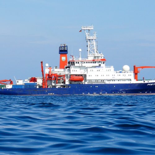 RV MTEOR in the southeast Pacific Ocean during voyage M91. The aim of the cruise was to collect data about the oxygen minimum zone off the coast of Peru. It contributed to the SFB 754, the SOPRAN project and the Cluster of Excellence "The Future Ocean".